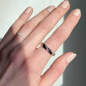Tortoise resin ring, size 6